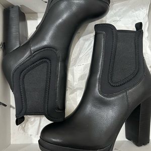 NWT Aurella Aldo boots